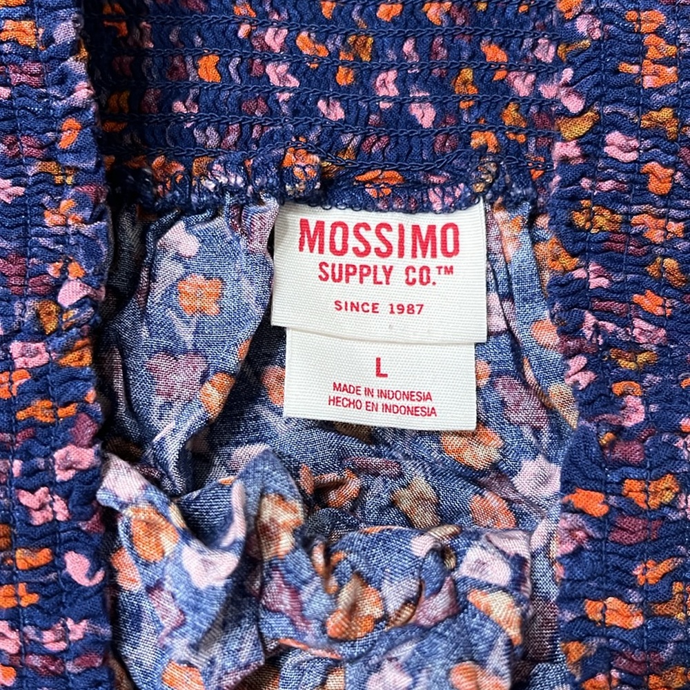 cute lil high rise mini skirt. Cotton and is going to be your new spring bff! - Picture 2 of 2